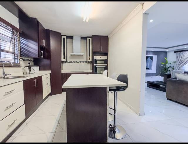 4 BEDROOM HOUSE FOR SALE IN KIBLER PARK